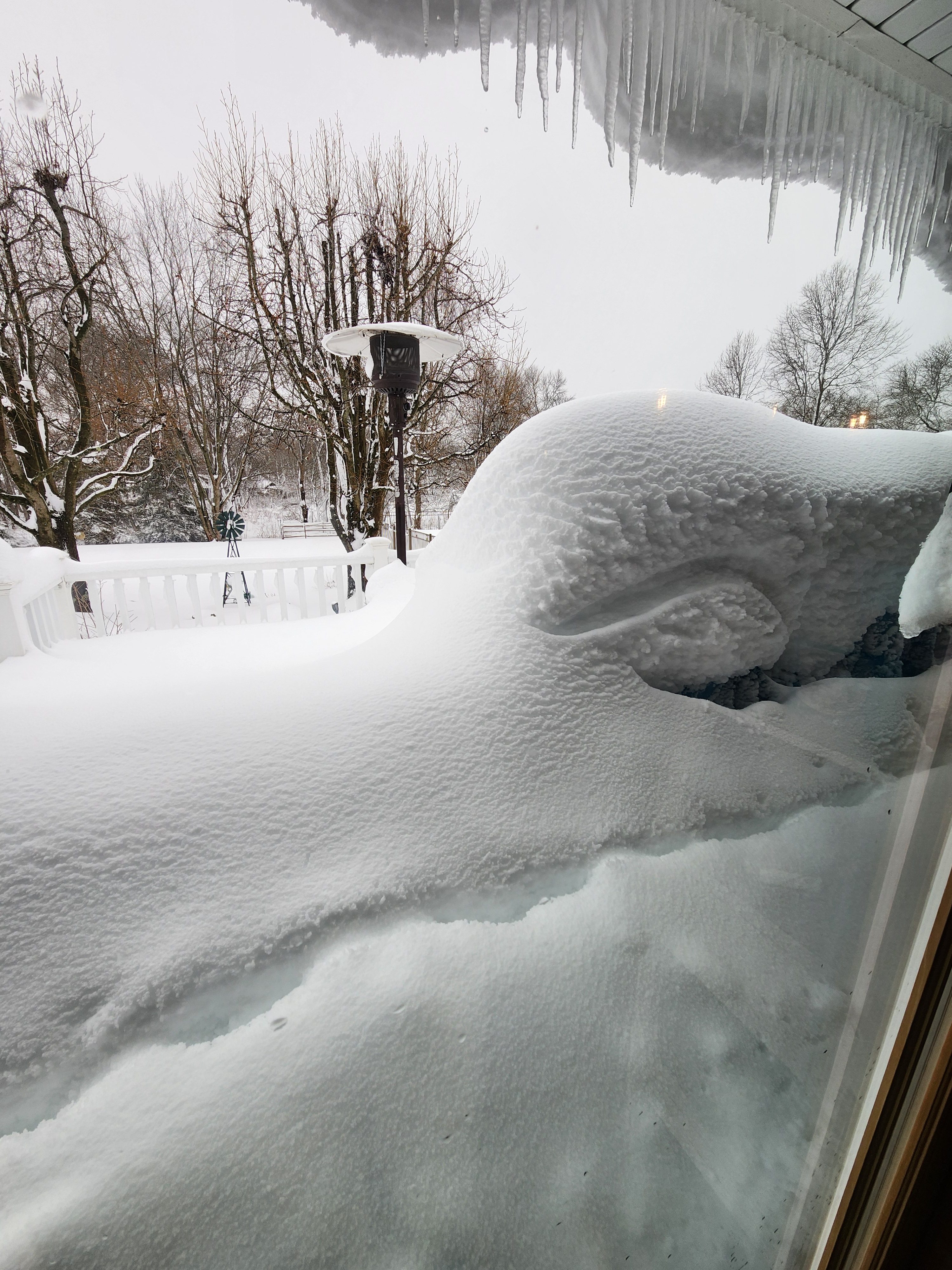 LIVE NJ Weather Updates: Snow finally ending; Cold night ahead for cleaning up